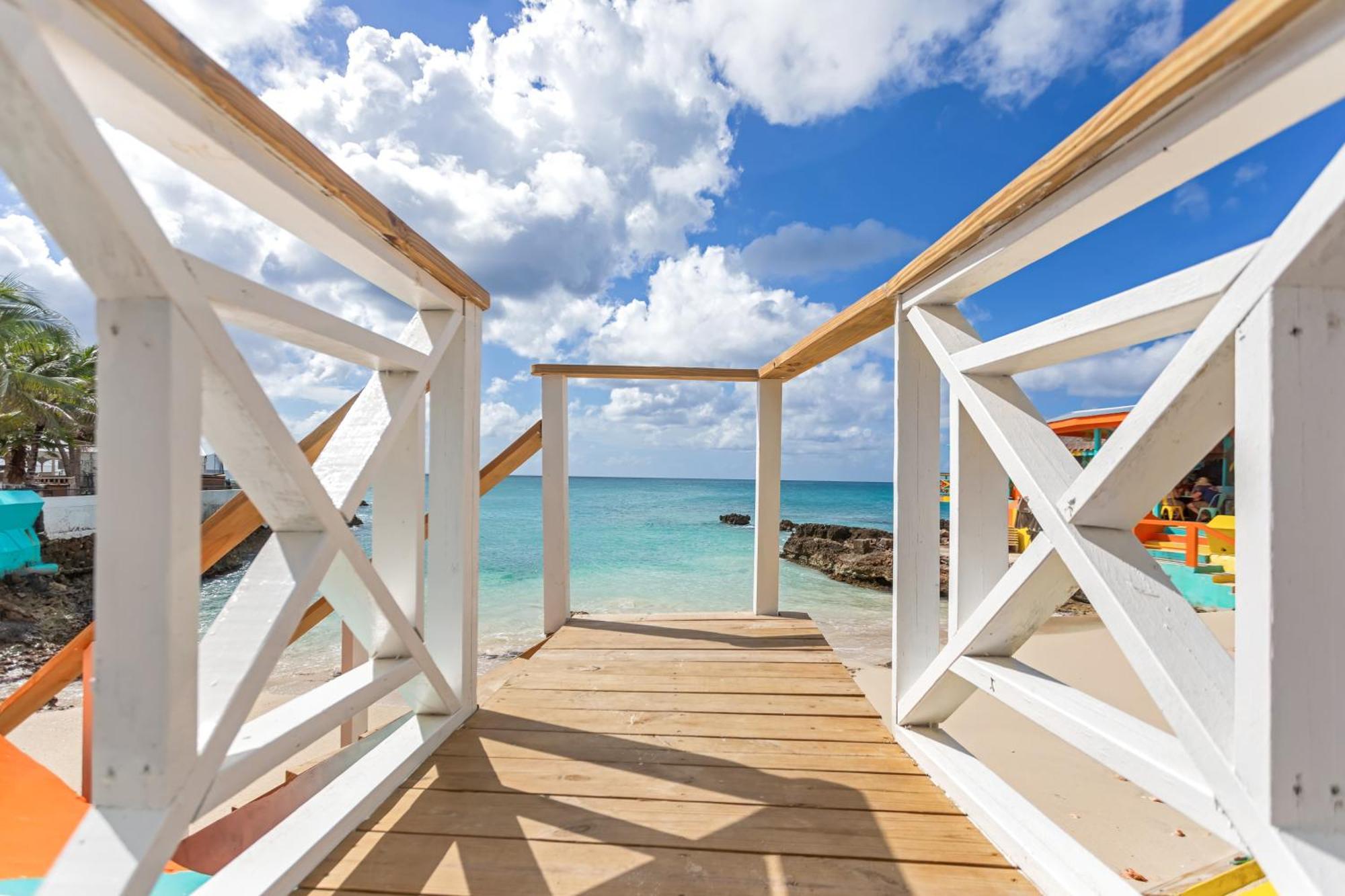Maho Beach House - Luxe 1 Bedroom - Ocean Hideaway Eksteriør billede